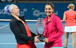 Sania Mirza and Bethanie Mattek-Sands win Ladies Doubles final at the Brisbane International