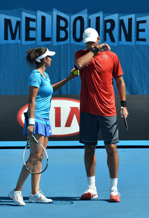 Australian Open: Sania Mirza-Horia Tecau beat defending champions to reach mixed doubles final