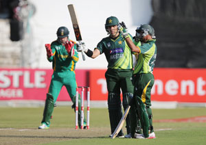 4th ODI: Misbah, Farhat star as Pakistan square series