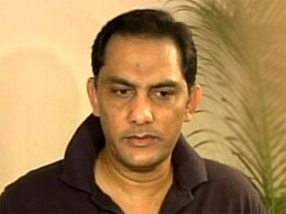 Kapil, Azhar back Sachin, say he should decide when to quit Kapil, Azhar back Sachin, say he should decide when to quit