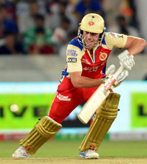 Not panicking about result, says Moises Henriques