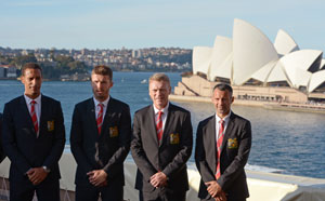 Manchester United arrives in Sydney for All Stars match