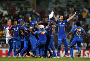 IPL 2013: Celebs take to twitter to congratulate Mumbai Indians