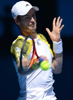 Andy Murray defeats Robin Hasse to move ahead