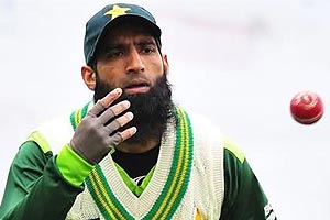 PCB seeks explanation from Whatmore on Yousuf's fitness test