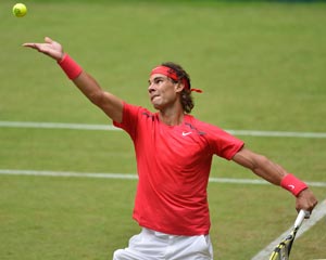 Nadal bombs out in quarters at Halle, Federer into semis