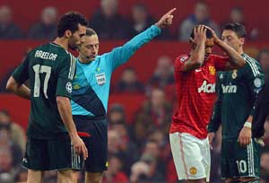 Man United fans, don't call cops against referee who sent Nani off!
