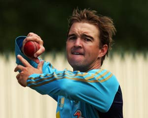 Hauritz undergoes facial surgery after pub brawl