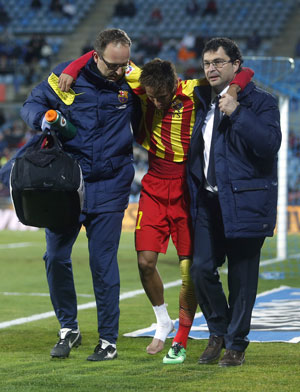 Barcelona's Neymar out for three to four weeks with ankle injury