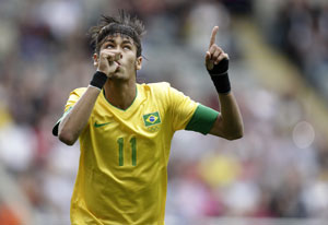 Brazil's Neymar idolises Kaka
