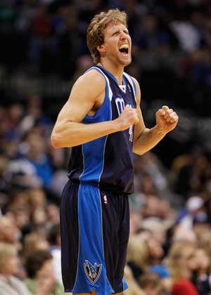 Mavericks beat Raptors 99-86 for first win