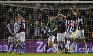 Aston Villa punished by Peter Odemwingie late show