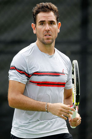 Odesnik falls in first ATP match after ban