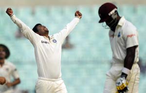 Pragyan Ojha dedicates five-wicket haul to retiring Sachin Tendulkar