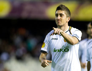 Swansea land Valencia winger Pablo Hernandez