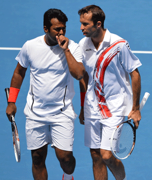 Leander Paes-Radek Stepanek crash out of Australian Open
