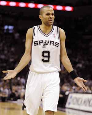 Parker returns, leads Spurs past Wizards 112-97