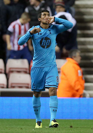 Paulinho Joins Luiz Felipe Scolari at China's Guangzhou Evergrande