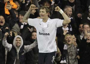 Pavlyuchenko takes Tottenham to third in EPL