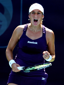 Pironkova, Peer lose in 1st round in Budapest