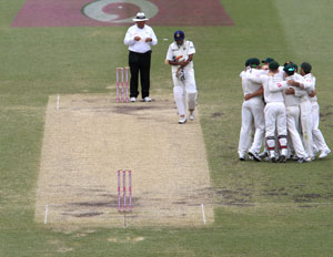 Vaughan, Gayle blast India on Twitter