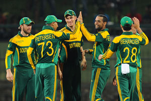 South Africa's Robin Peterson concedes 35 runs in an over
