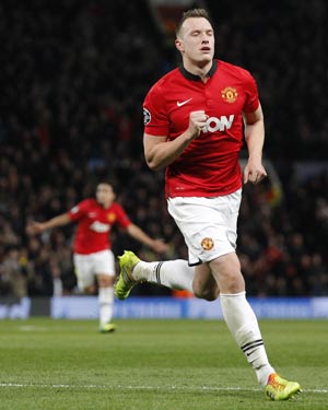 Manchester United lose injured Phil Jones for two weeks