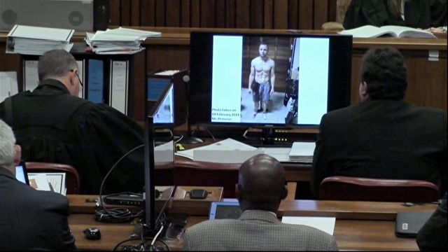Oscar Pistorius trial: Defense alleges police errors