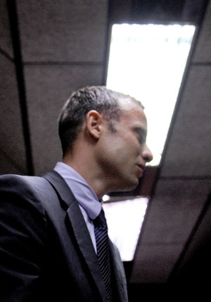 Oscar Pistorius says 'no intention' to kill girlfriend