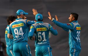 IPL 2013: Delhi Daredevils confined to last place after defeat against Pune Warriors