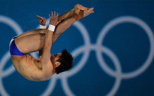London 2012 Diving: Qiu Bo surges into platform final ahead of Lin Yue
