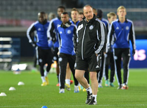 Rafa Benitez tells Chelsea to tighten up