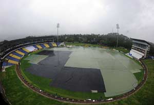 Rain ruins second day's play between Sri Lanka and Pakistan