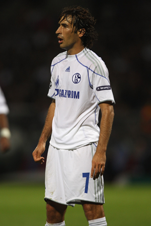 Raul left out of Schalke team for Helsinki