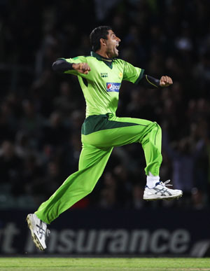 Pakistan recall Kamran Akmal, Razzaq for World T20