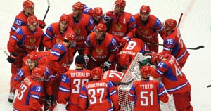 Russian hockey player dies trying to save family