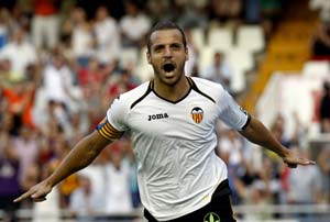 Soldado late show fires Valencia to victory