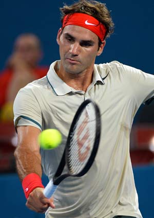 Roger Federer survives scare to reach Brisbane final