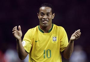 Ronaldinho vows 'to give everything' to Brazil's cause