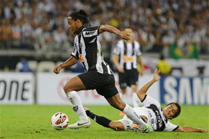 Ronaldinho Close to Joining Santos