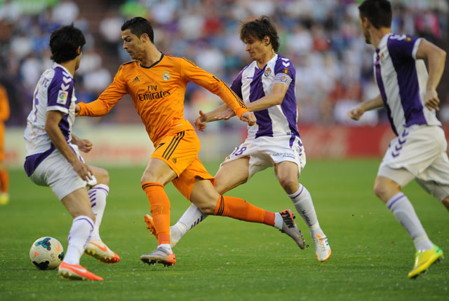 La Liga: Injury Forces Cristiano Ronaldo Off Early Against Valladolid