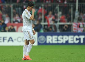 Police called to solve case of Ronaldo and Ozil's boot theft