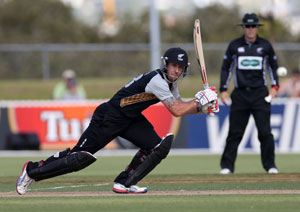 Former Australian keeper Luke Ronchi named in New Zealand squad