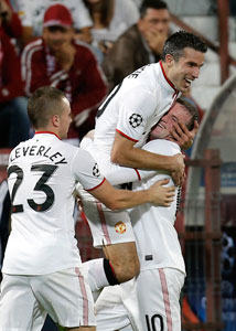 Robin Van Persie double puts the bite on Cluj