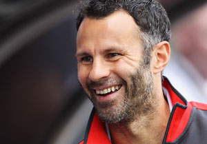 Giggs to discuss future with Manchester United