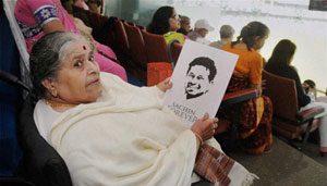 Dedicate Bharat Ratna to all mothers in India: Sachin Tendulkar