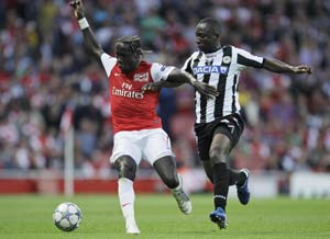 Arsene Wenger warns Bacary Sagna not to criticise Arsenal