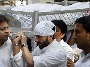 Mansur Ali Khan Pataudi laid to rest