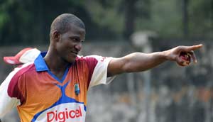 Beleaguered Sammy gets support from Kirk Edwards