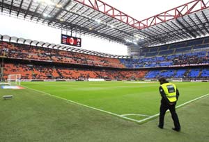 Artificial pitch planned for San Siro: Report
